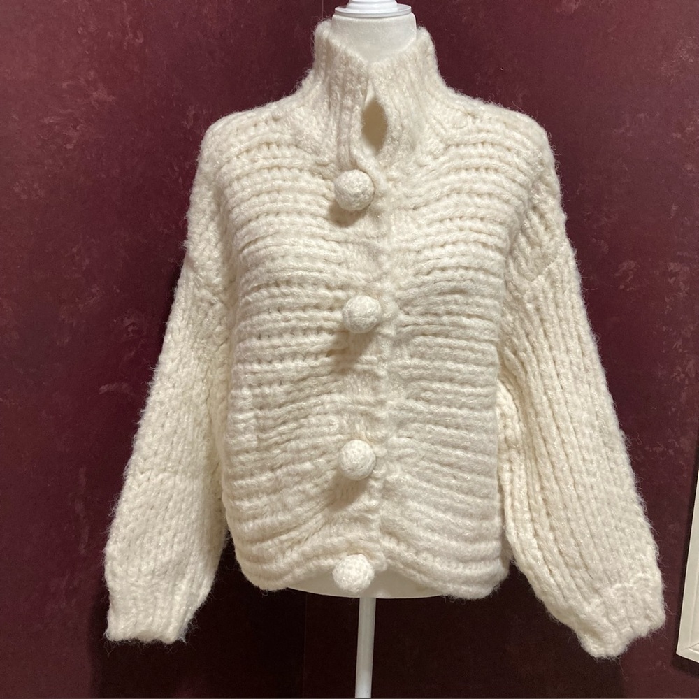 White / Cream Chunky Knit Button-Front Women’s Cardigan Sweater